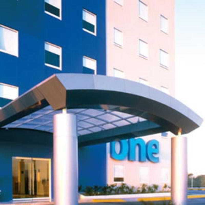 Hotel One Toluca Aeropuerto Zewnętrze zdjęcie